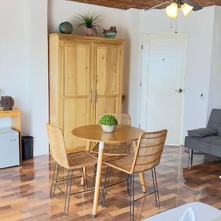 Bella\'S Guest House